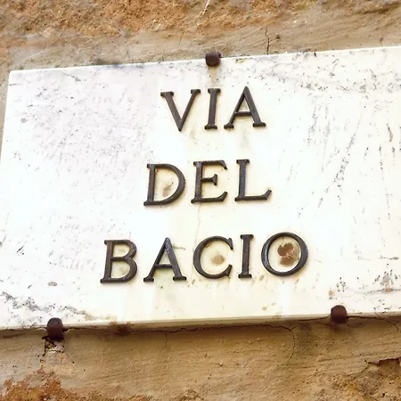 Rossellino ベッド・アンド・ブレックファスト